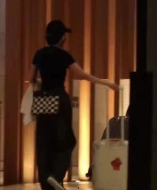 陪女人吃大瓜视频大全免费观看,大瓜视频大全，陪你轻松解压